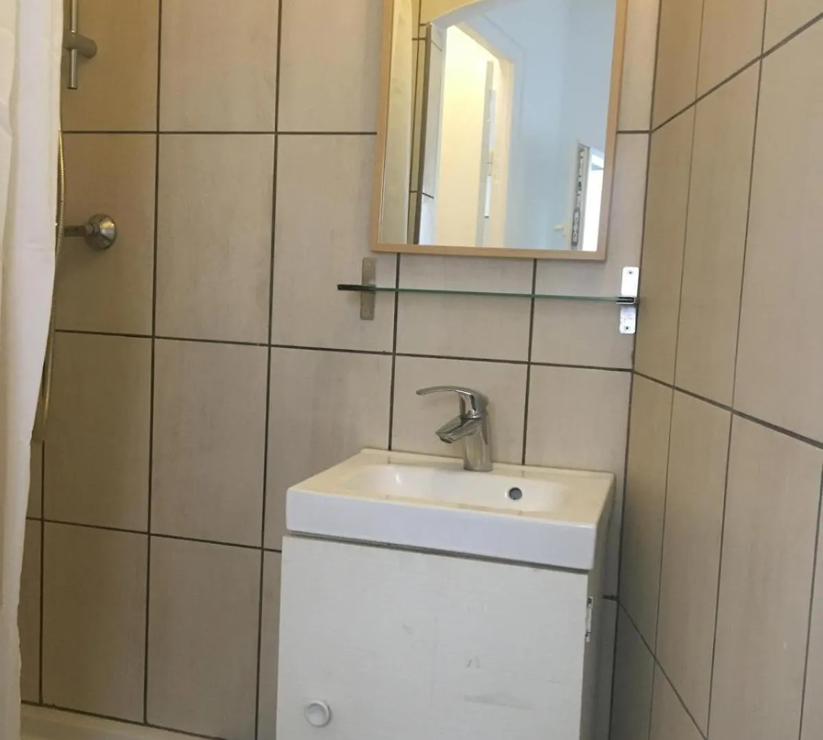 Le Paris Saint Ouen Hotel