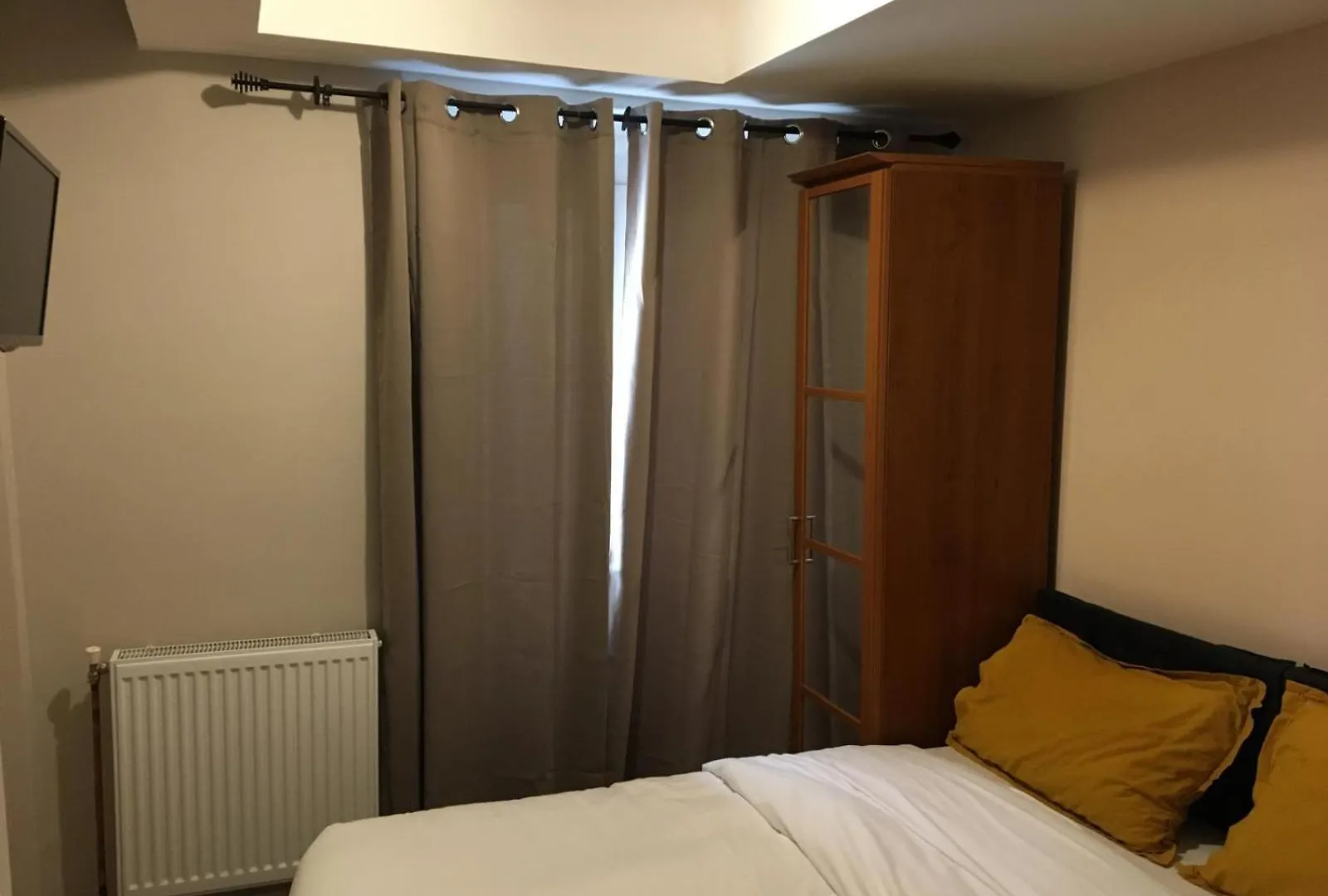Le Paris Saint Ouen Hotel 0*,  France