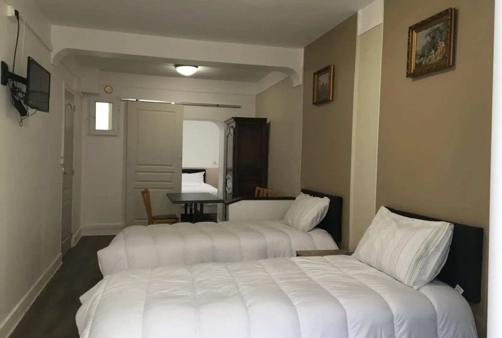Le Paris Saint Ouen Hotel 0*,