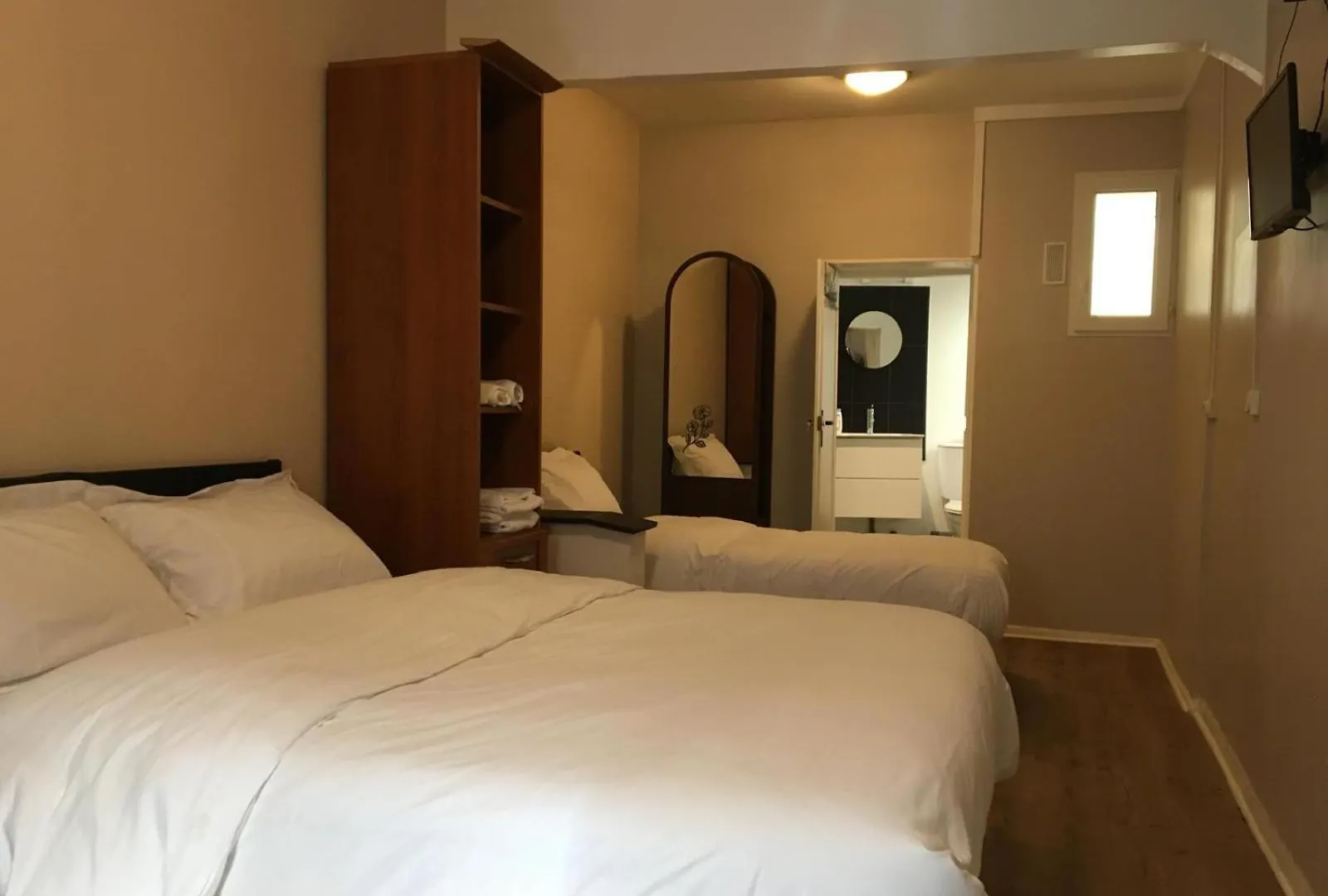 Le Paris Saint Ouen Hotel