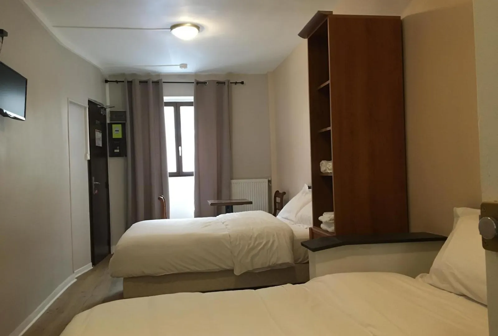 Le Paris Saint Ouen Hotel