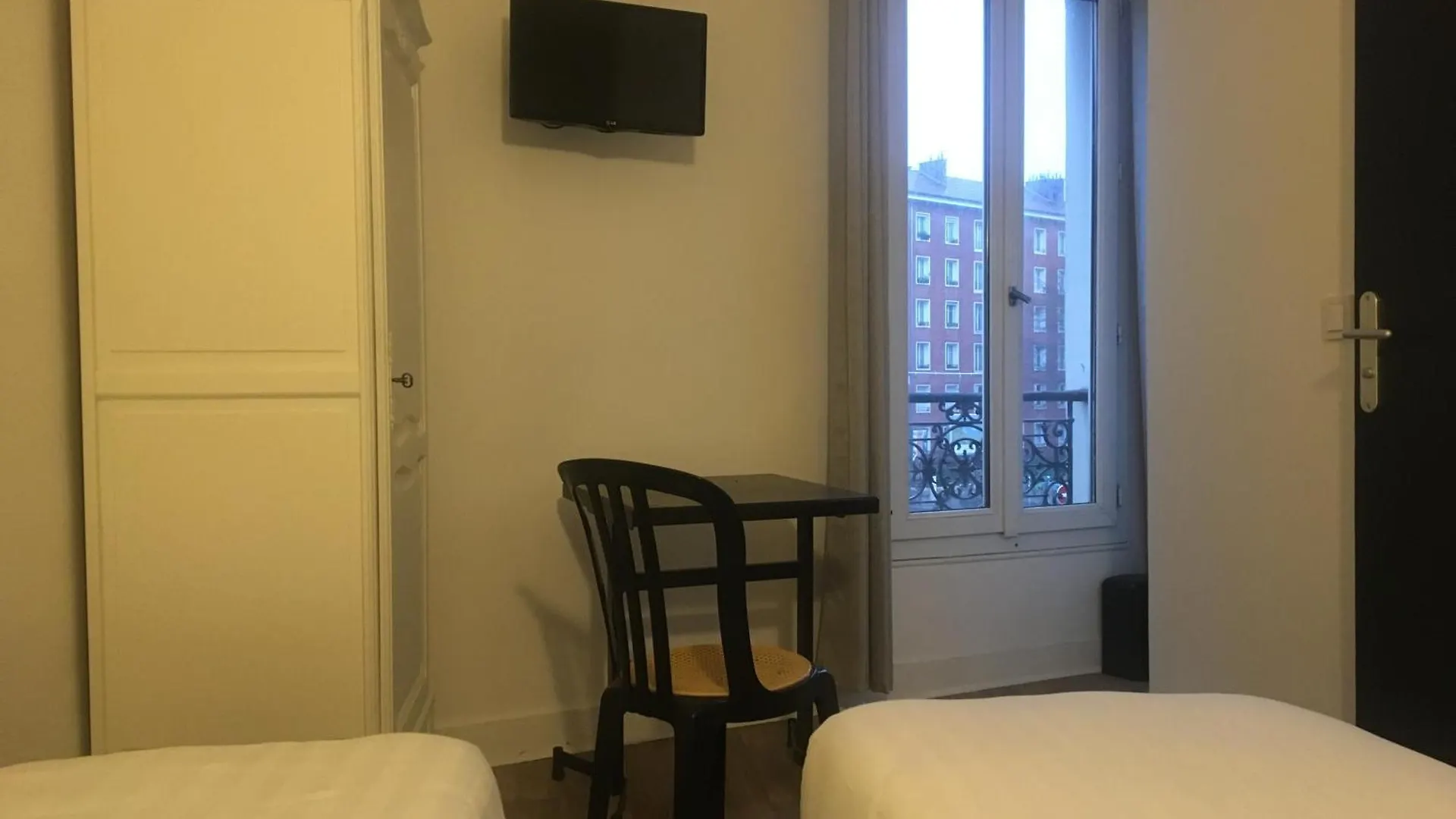 Le Paris Saint Ouen Hotel France