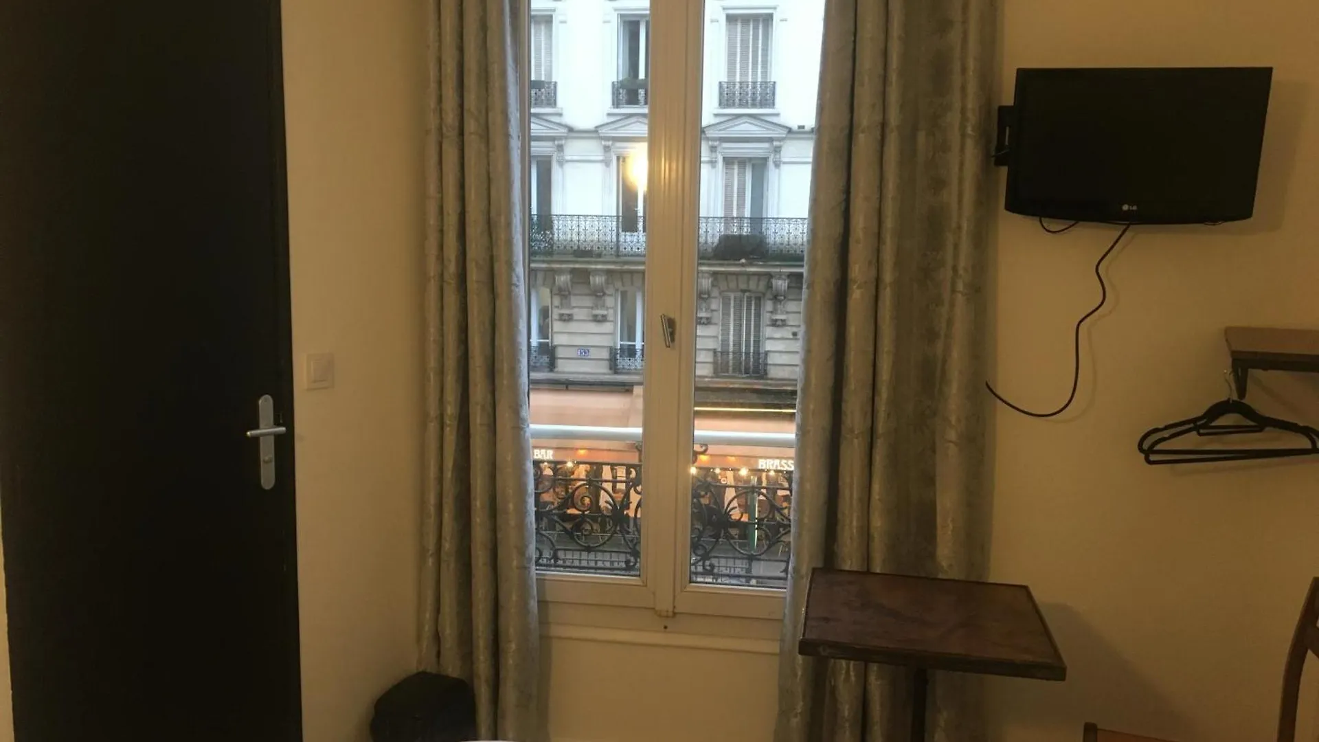 Le Paris Saint Ouen Hotel France